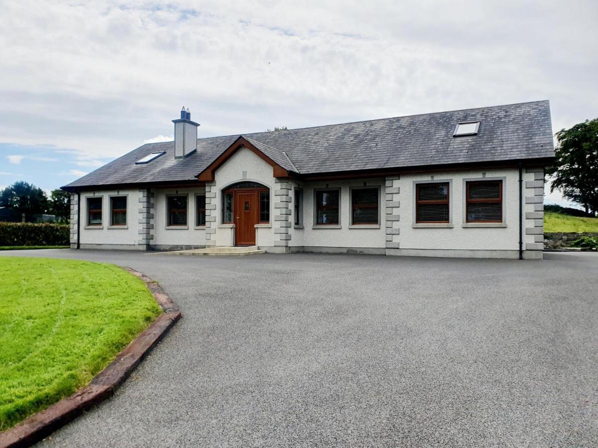 Urkers' Guest Accommodation Crossmaglen Екстериор снимка