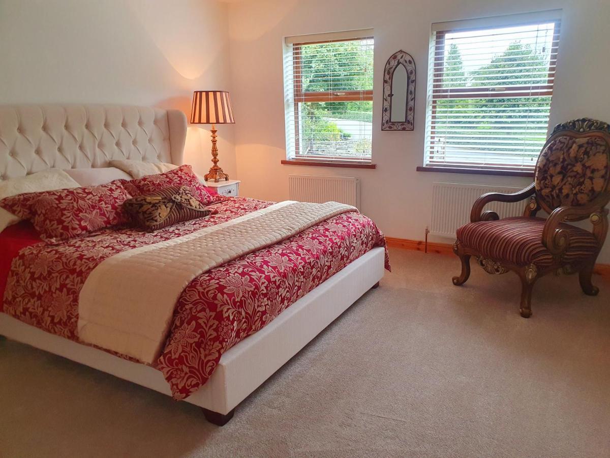 Urkers' Guest Accommodation Crossmaglen Екстериор снимка